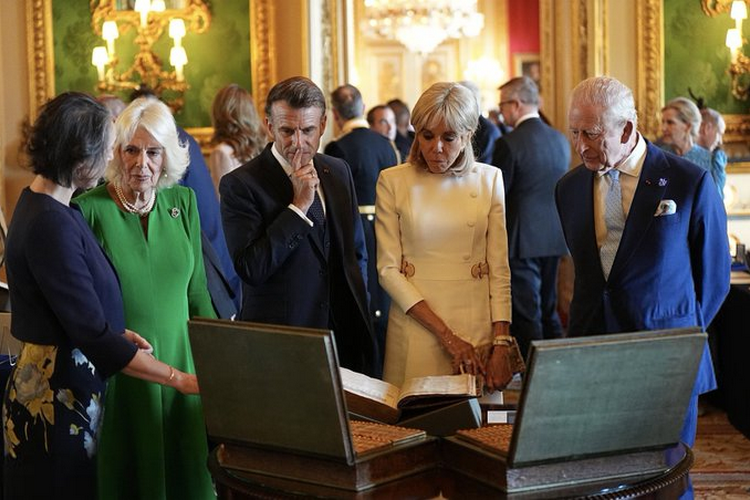 Brigitte Macron humilla a Emmanuel Macron nuevamente públicamente: responde «Bromeamos»

 – Ojo critico
