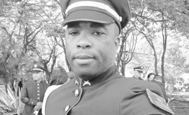 Comandante de la subestación policial El Tambo como patrulla cuando almorzaron en un restaurante en el norte de Kauce

 – Ojo critico