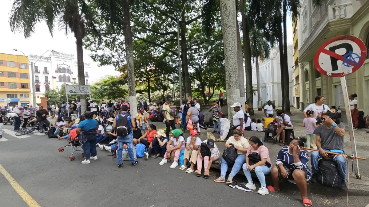 El edificio llevó a La Minta Cali, y la calle marchó por las calles principales

 – Ojo critico
