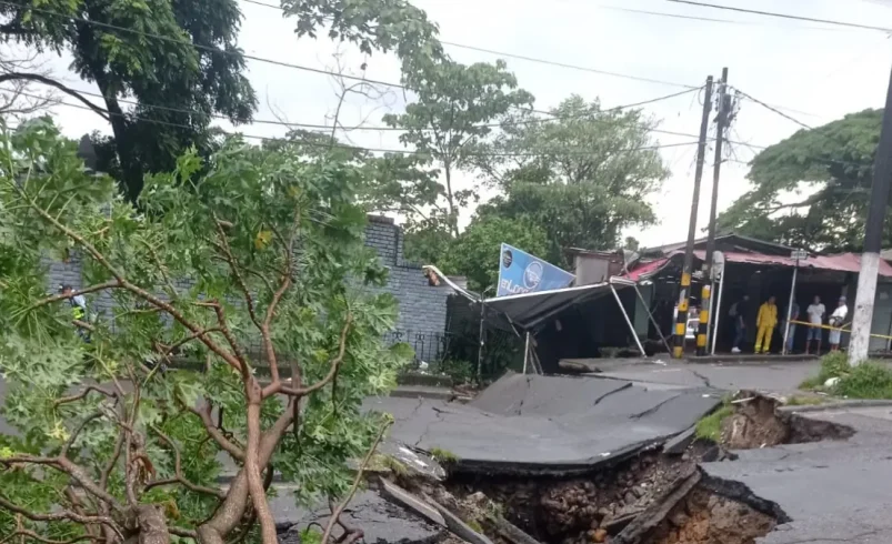 El puente cayó y hay 18 puntos con una crisis en la lluvia; ¿Y el camino a Bogotá?

 – Ojo critico