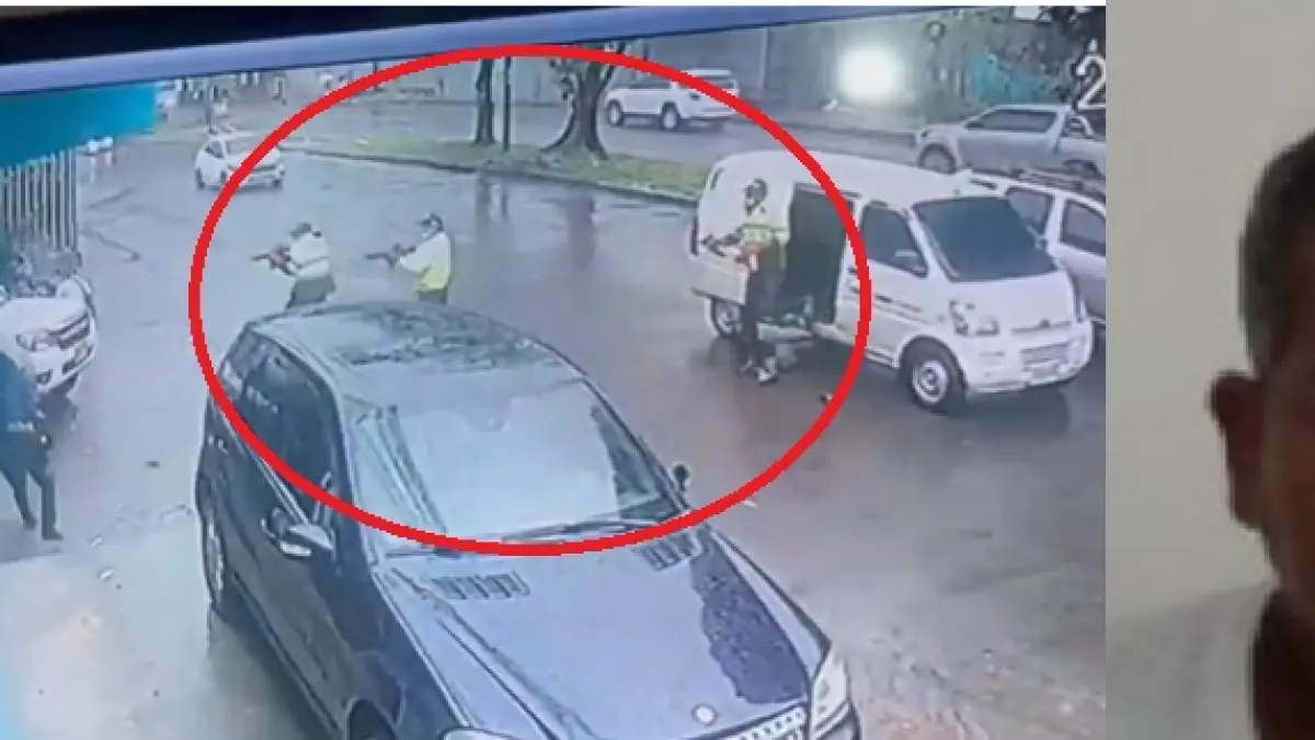 Hombres vestidos como oficiales de policía y dieron el apodo aterrador «El Diablo» con un rifle
 – Ojo critico