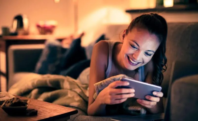 ¿Qué le sucede a nuestro cerebro cuando vemos videos con velocidades más rápido de lo normal?

 – Ojo critico