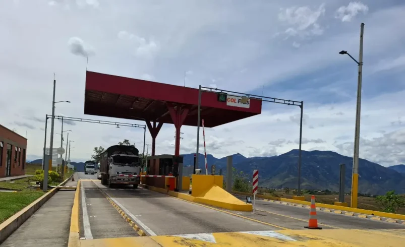 «La tarifa de tarifa por el lado de la carretera, pero hay muchos agujeros»

 – Ojo critico