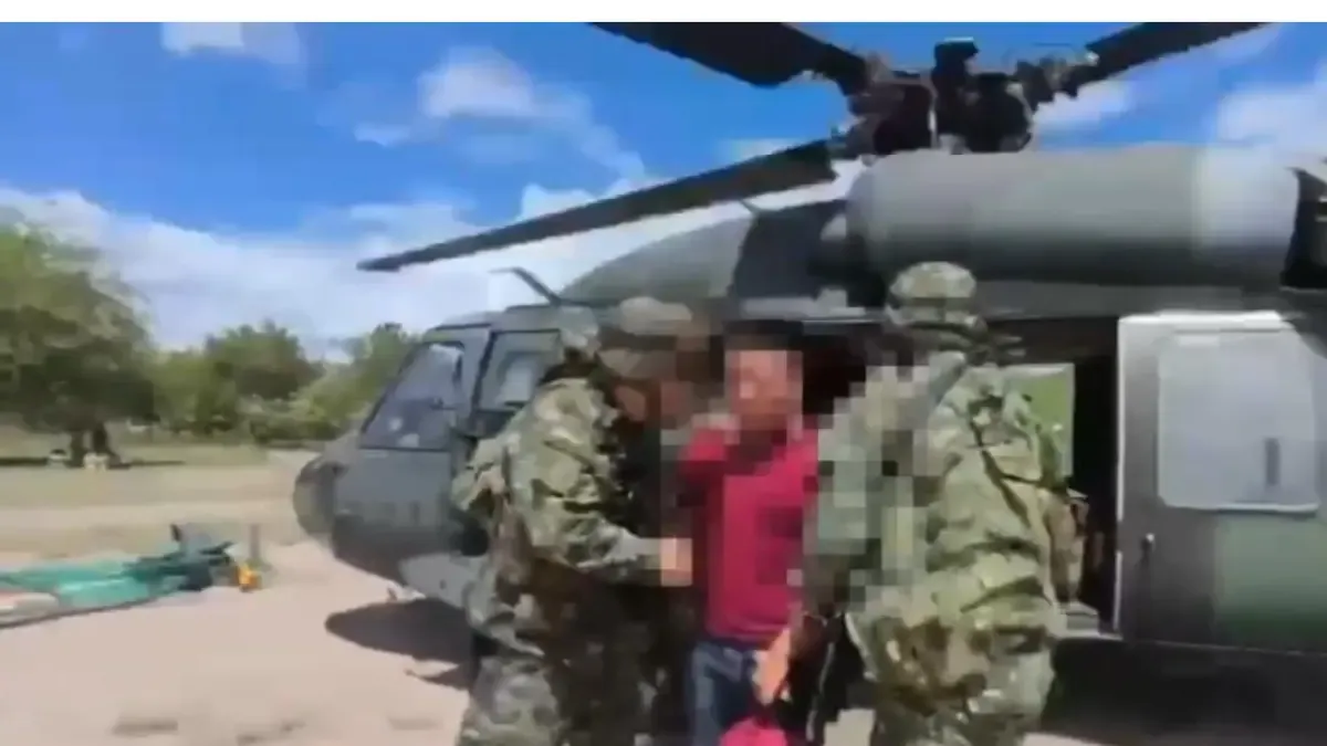 Maniobra de aire compleja del ejército para salvar a un hombre que sería secuestrado por disidentes

 – Ojo critico