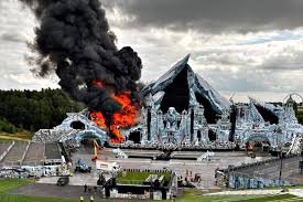 El escenario principal para los incendios de Tomorrowland y hay heridas

 – Ojo critico