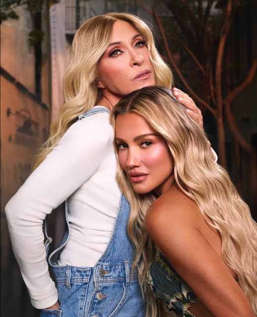 Fanny Lu y Yuri lanzan el video clip de «Otro juego» 
 – Ojo critico