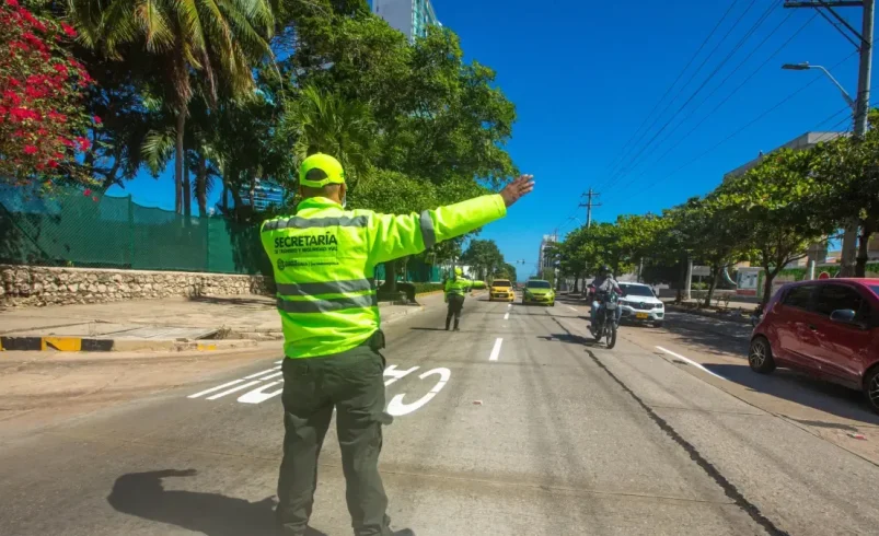 Activar rutas alternativas y horarios especiales

 – Ojo critico