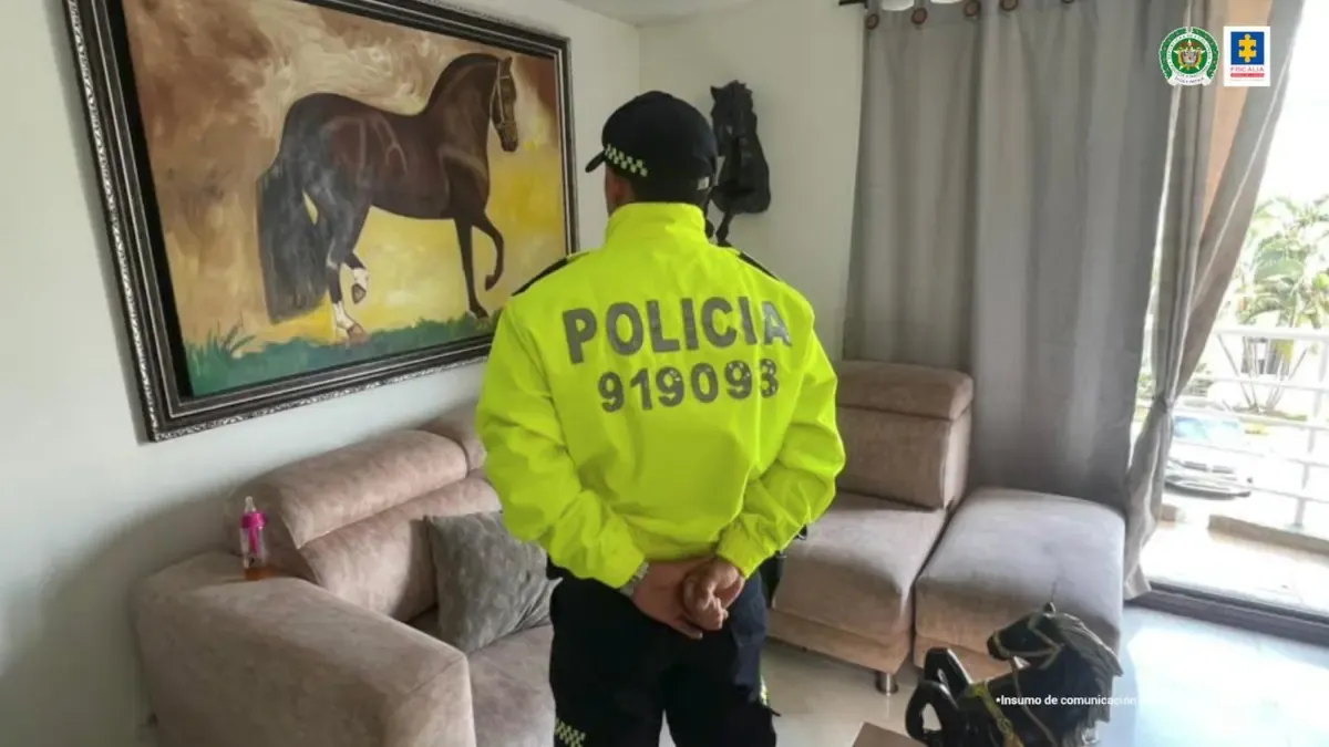 Al forzar a la pandilla, acumuló $ 3160 millones en casas e incluso autos de alto nivel en todo:
 – Ojo critico