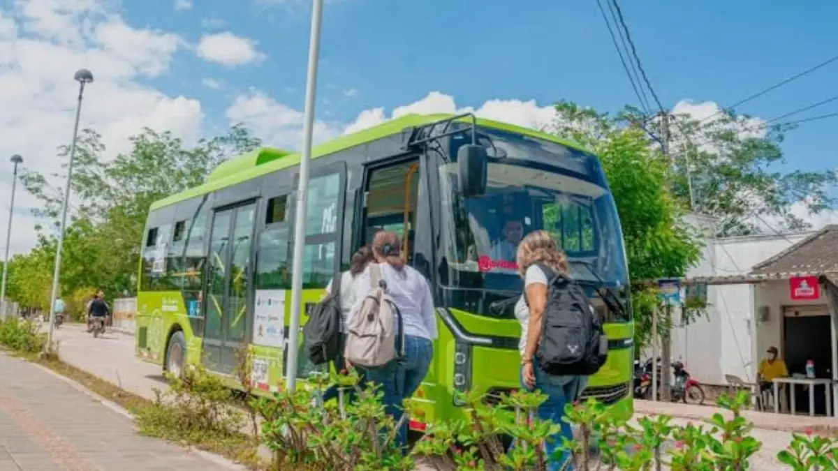 Desde Jajo comienza una nueva era en el servicio público de transporte de pasajeros con cero tarifas para los estudiantes
 – Ojo critico