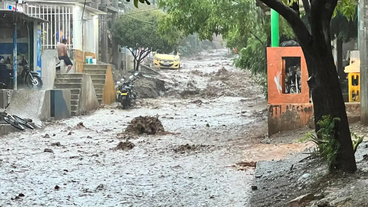 Las ondas tropicales y la baja presión mantienen amenazados a la parte norte de Colombia
 – Ojo critico