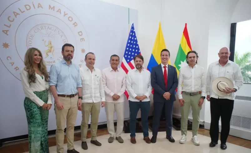 Jhon Macnamara, embajador de los Estados Unidos y dos senadores de esta nación se reunieron con los alcaldes del país en Cartaagen

 – Ojo critico