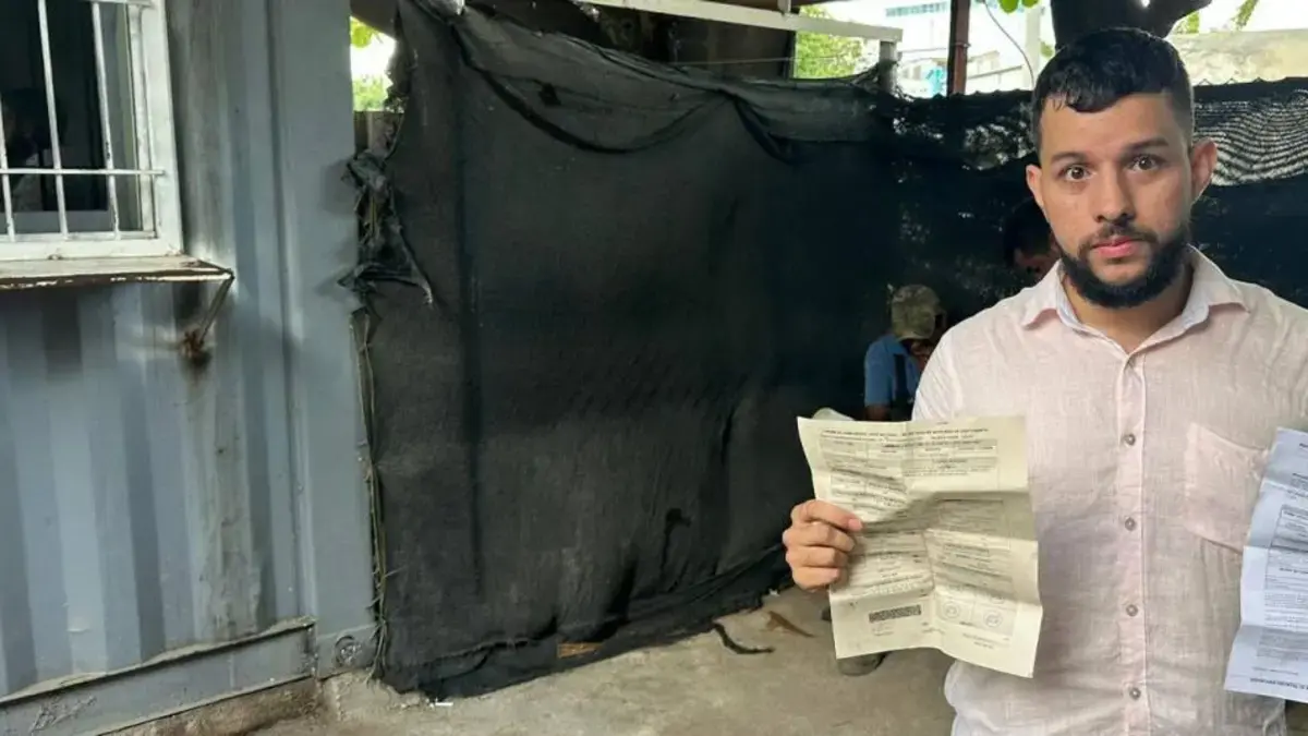 Fue robado de una motocicleta en el patio del movimiento de Santa Marty, y ahora se han hecho cargo del salario debido a una multa que no cometió
 – Ojo critico
