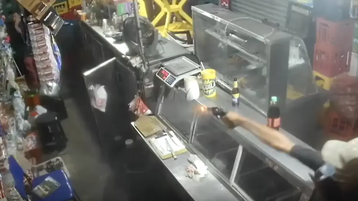 Por la tarde salió del folleto, fue a otra tienda por la noche y disparó: el rastro de un joven que amenazó al comerciante en Lucero
 – Ojo critico