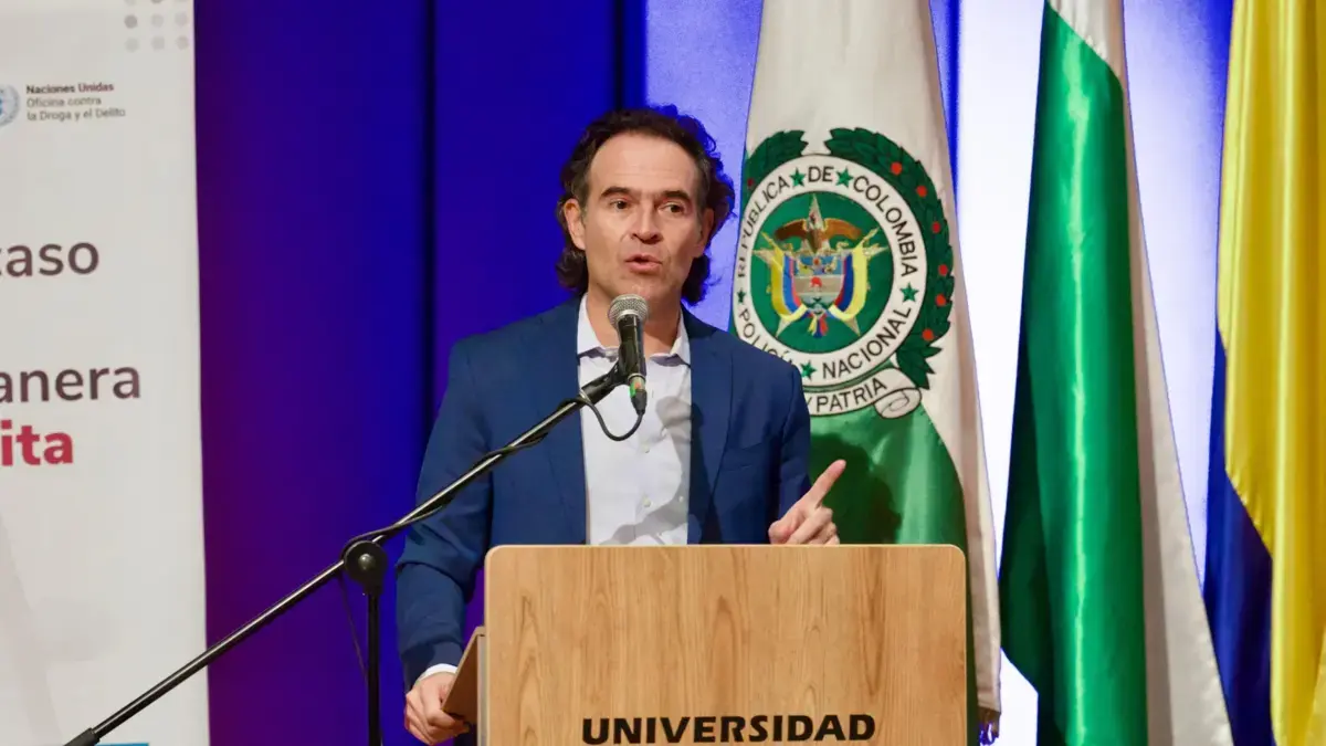 Federico Gutiérrez, alcalde de Medellín, reveló que hay 15 procesos en el caso de la posible corrupción
 – Ojo critico