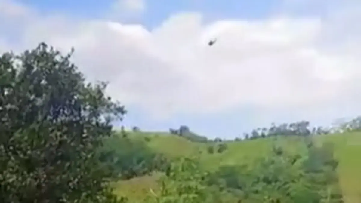 Este es el momento en que el helicóptero policial en las zonas rurales en Amalfi, Antioquia

 – Ojo critico
