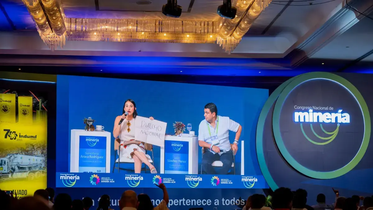 El nuevo pulso, que aparece entre la gerencia y la legislativa, se referiría al borrador de la nueva ley minera
 – Ojo critico