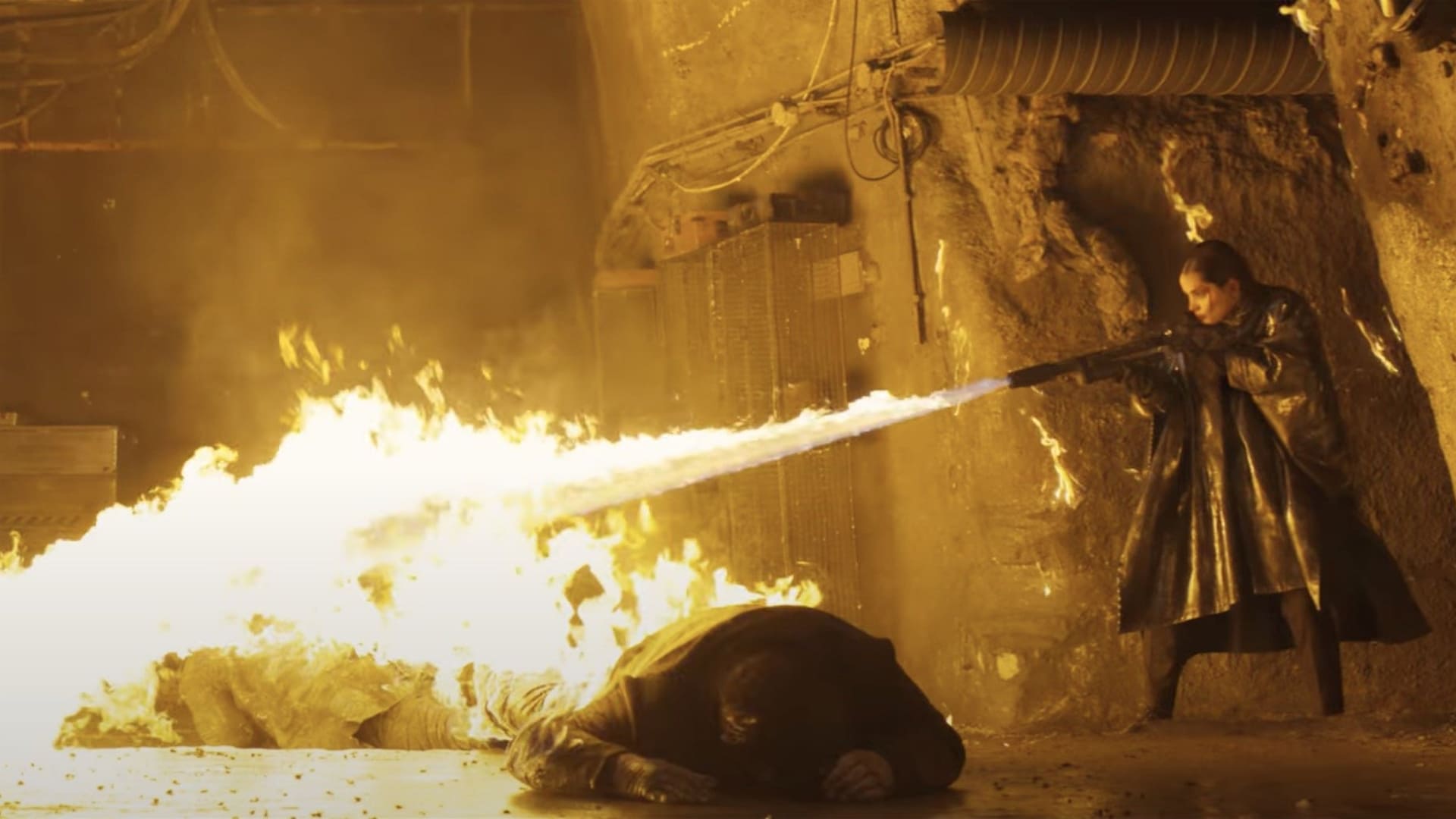 Fan Droves con un lanzallamas durante el estreno de la Guerra 2: El momento más extremo del fandom en Bollywoo
 – Ojo critico