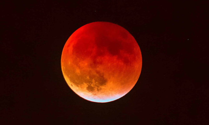 La Verdad Sobre la «Luna de Sangre» en Agosto: ¿Real o rumor?
 – Ojo critico