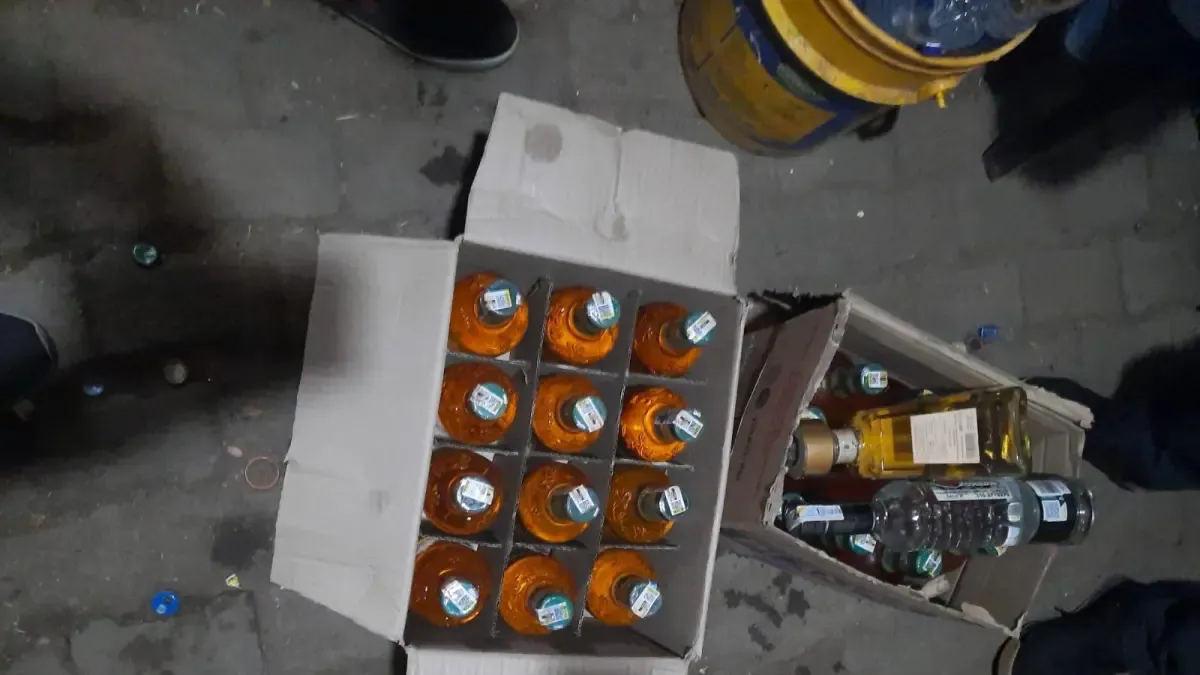 En el paquete de mensajes y mientras conducían, se hicieron cargo de 80 botellas de tequila y el contrabando de brandy en Cali y Norte del Valle del Cauca
 – Ojo critico