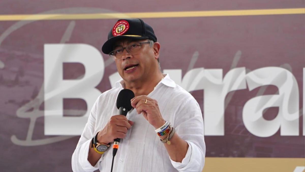 Esperando y programarlo cerrará las carreteras en Bucaramanga después de la visita del presidente Gustavo Petro: ¿Qué viene a Santander?
 – Ojo critico