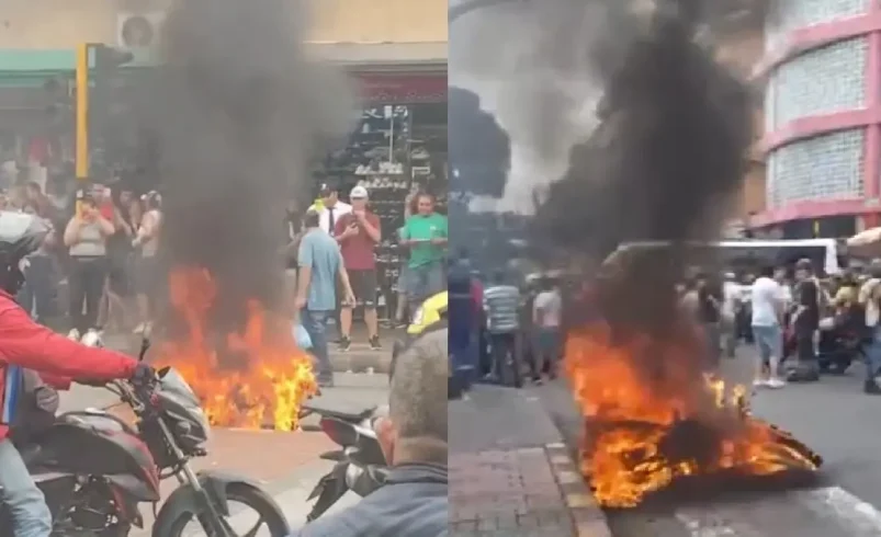 La comunidad prendió fuego a la motocicleta de los presuntos ladrones después de tratar de robar a una persona en Bucaramanga

 – Ojo critico