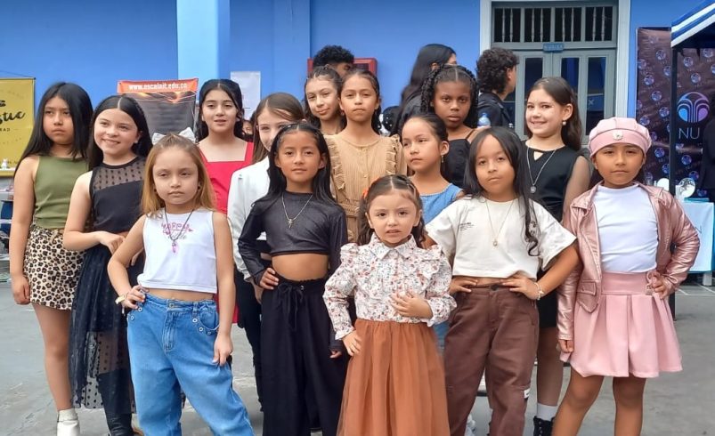 Infancia y emprendimiento unido en el desfile de moda en pasto

 – Ojo critico