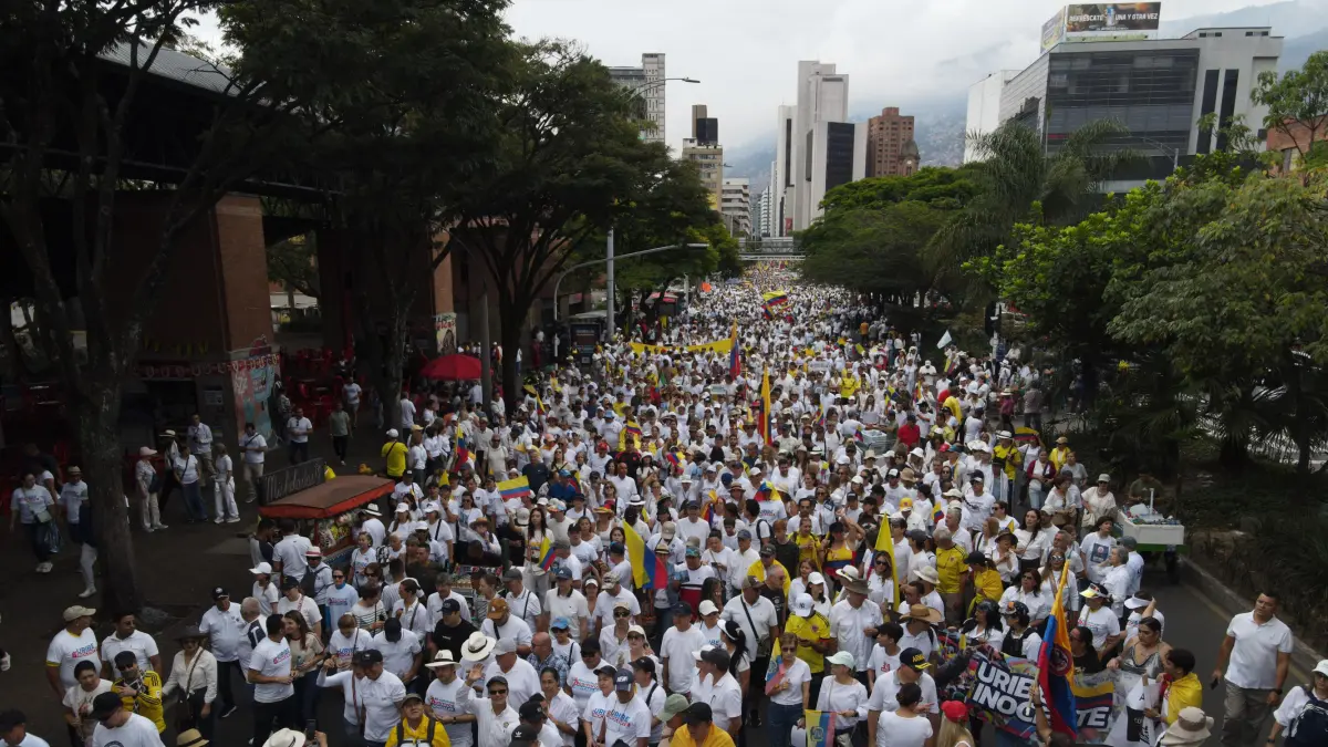 Medellín, House y Fortín del ex presidente de Álvaro Uribe y su Partido Central Democrático le mostraron un gran apoyo en «Marzo de Gallardía»
 – Ojo critico