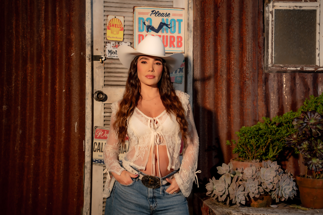Paola Jara Lanza «Sin rodeos», una honesta, dolorosa y sin filtros que pone la voz a la angustia
 – Ojo critico