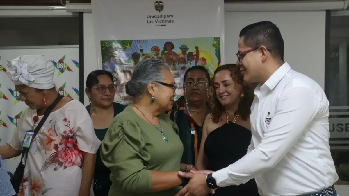 Viven en Cali, Jamundí, Prader, Palmir, La Cumbre y Vijes
 – Ojo critico
