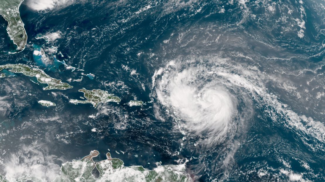El huracán Erin se convierte en el primer ciclón grande de la temporada del Atlántico 2025
 – Ojo critico