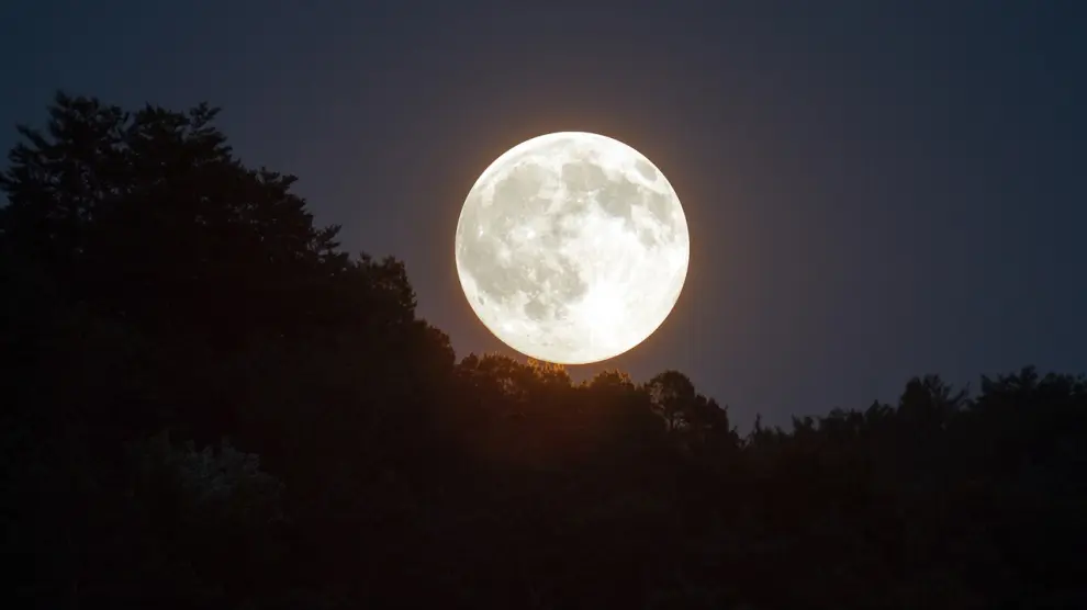 Ciencia y astronomía: Esturión Moon – 9 de agosto de 2025
 – Ojo critico