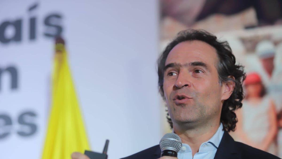 El alcalde de Medellín, Federico Gutiérrez, anunció un premio de hasta $ 200 millones por responsabilidad del ataque terrorista: «Caen porque caen»
 – Ojo critico