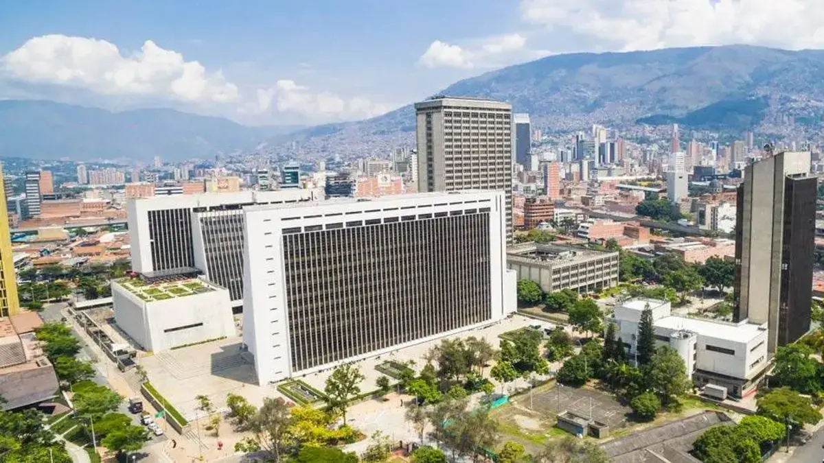 La abogada y ex madre del alcalde de la oficina de Medellín fue atacado por un residente de la calle en el centro de la ciudad; Es sabido
 – Ojo critico