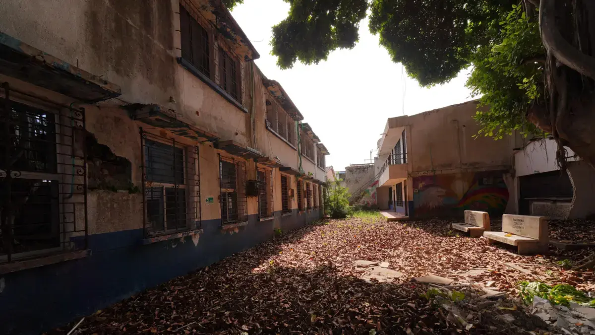El juez niega que el tutenage trabaje en ocho escuelas y órdenes del distrito para continuar trabajando
 – Ojo critico