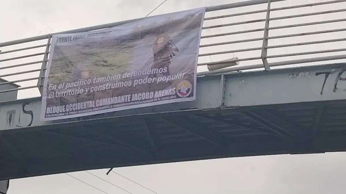 Los camiones de vertederos dejaron el estandarte altamente a grupos armados ilegales.

 – Ojo critico