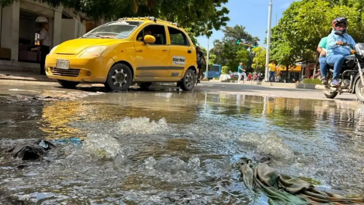 Santa Marta explota en protestas contra la crisis del sistema de agua y aguas residuales; Culpan a Esssmars
 – Ojo critico