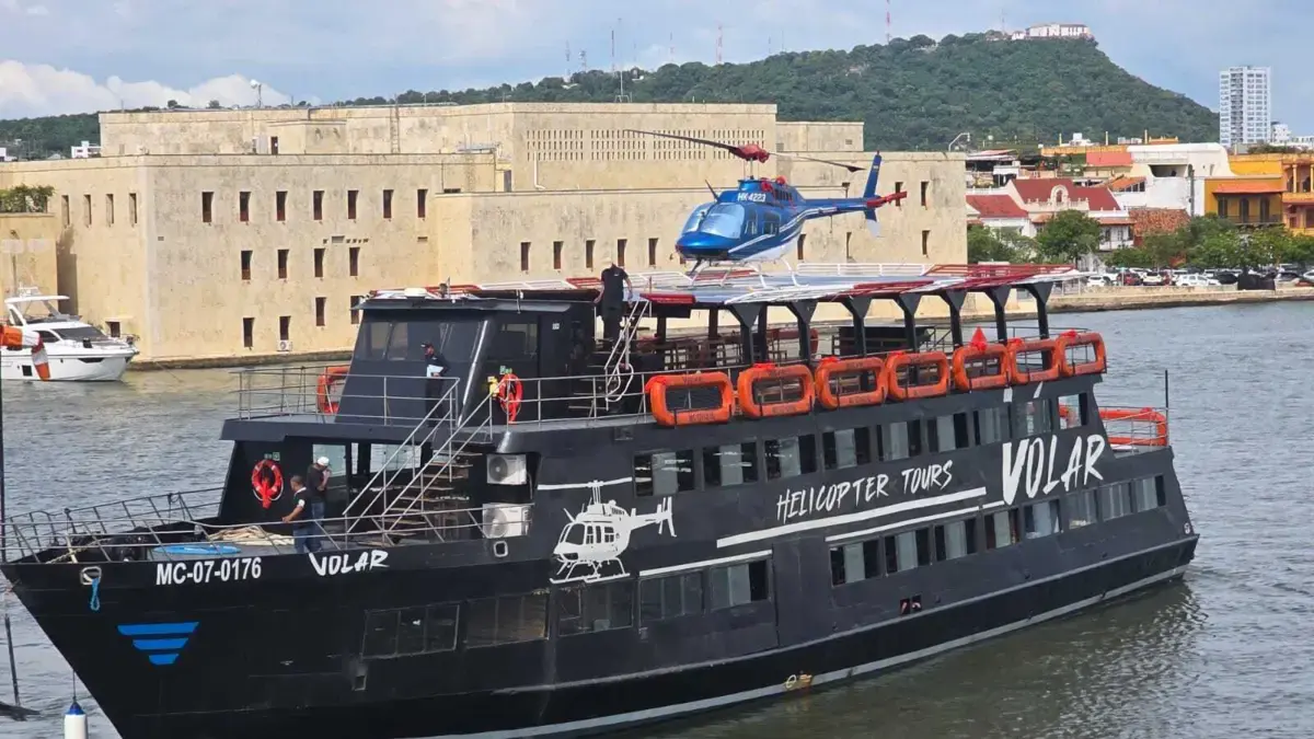 Montar en un bote y luego un helicóptero en la ciudad
 – Ojo critico