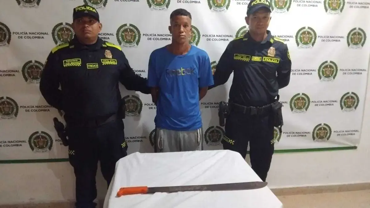 Capturan en Santa Lucía, en el sur del Atlántico, un hombre que atacó un machete para perros
 – Ojo critico