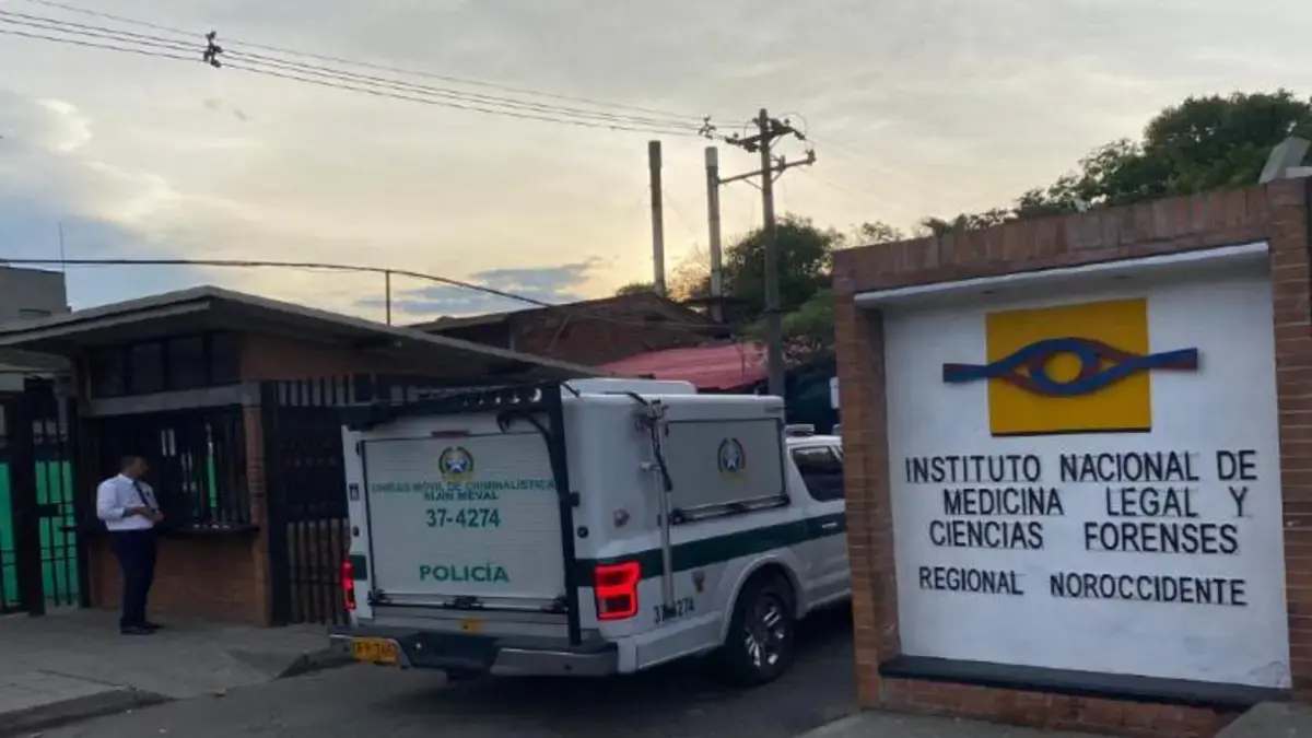 Un asistente forense en Cúcut fue enviado a prisión por presunto que pidió a los familiares de 100,000 pesos información de personas fallecidas.
 – Ojo critico