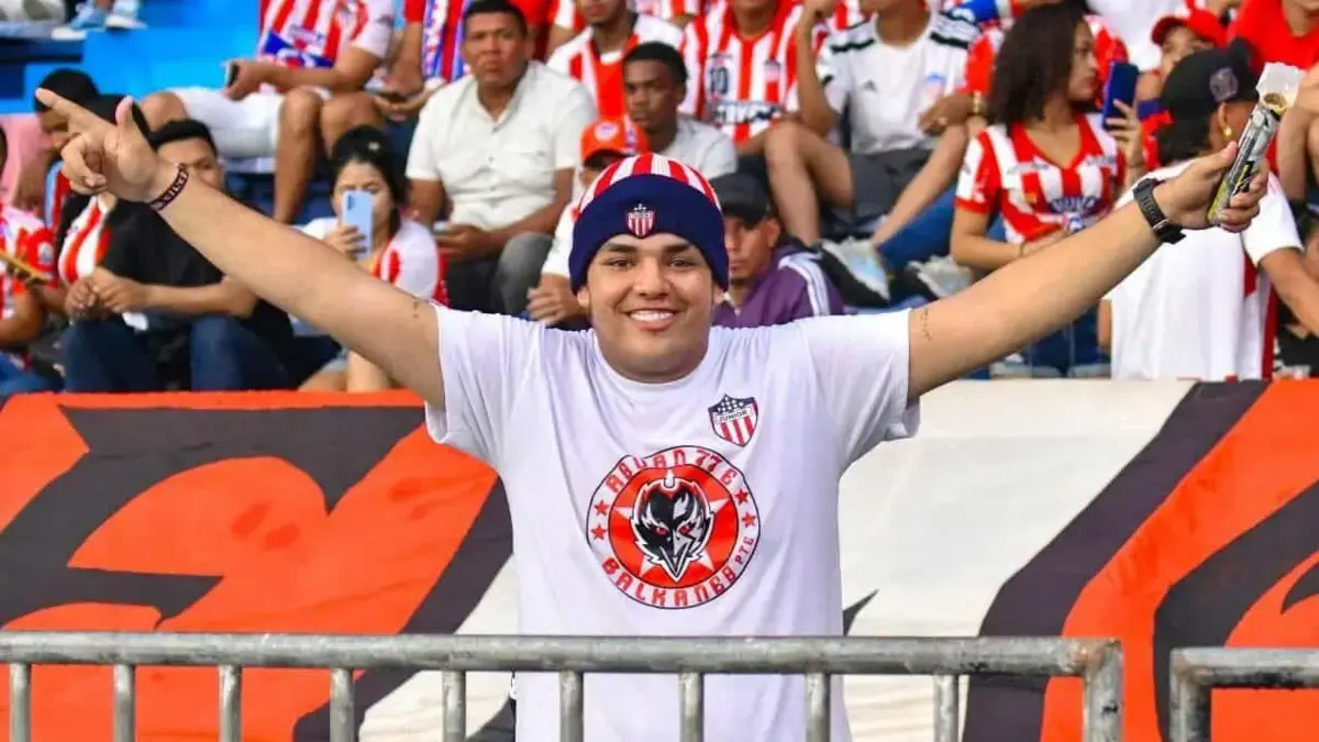 Young asesinó a cuatro tiros en Ciudadeli el 20 de julio, parecería amenazado en el folleto «limpieza social»
 – Ojo critico