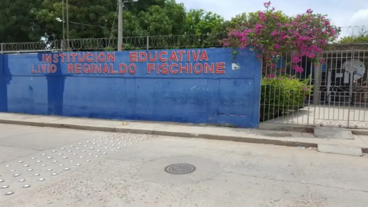 La Guajira, un accidente con un refresco cáustico en la escuela de Riohacha, deja a 16 estudiantes afectados: son menores de 10 a 13 años
 – Ojo critico