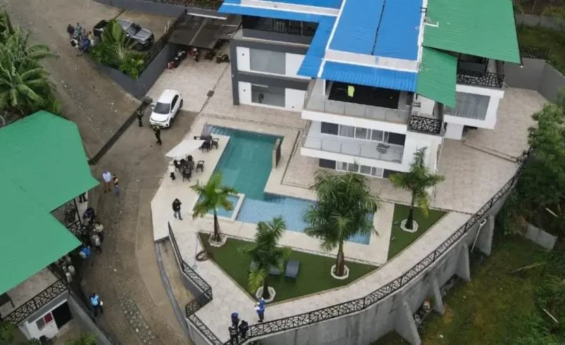 Consecuencias para los invasores de la tierra del tamaño del estadio de Guerrero Pascual: no hubo cambios, sino una residencia con un jacuzzi y una piscina en Cali

 – Ojo critico
