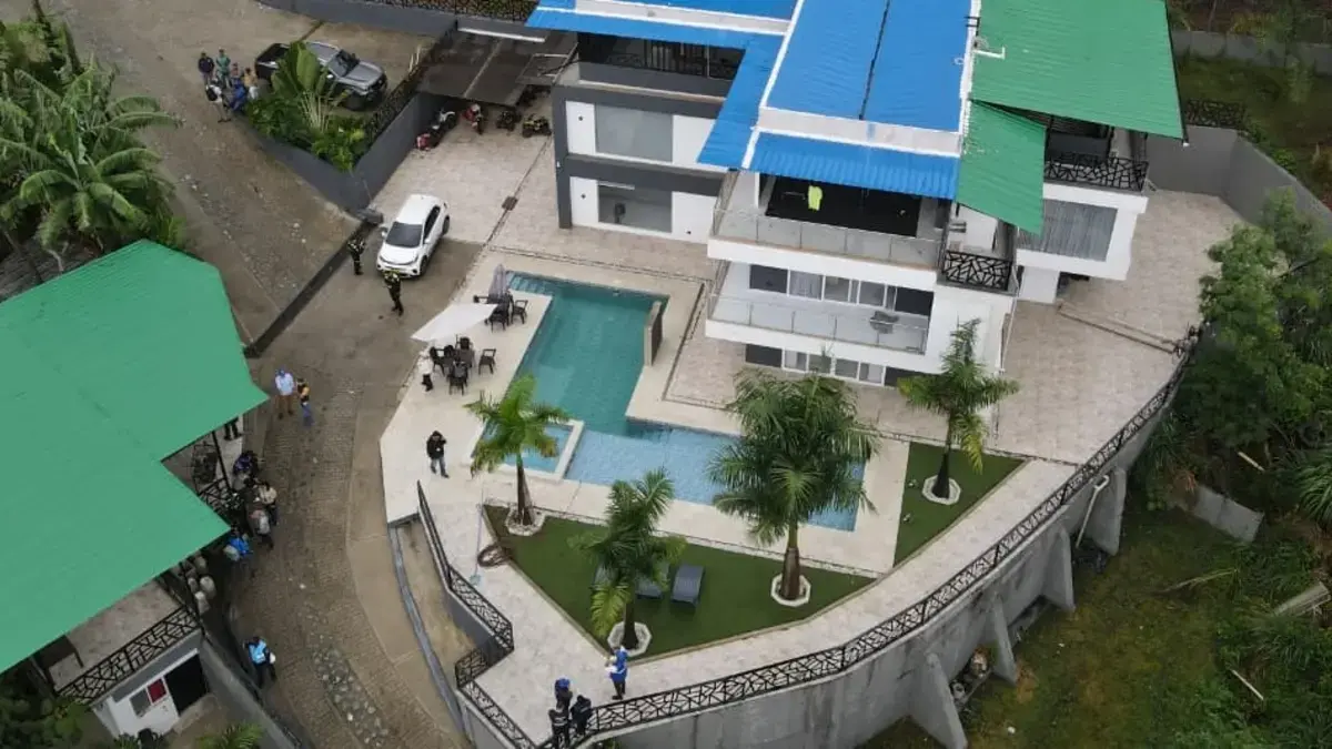Consecuencias para los invasores de la tierra del tamaño del estadio de Guerrero Pascual: no hubo cambios, sino una residencia con un jacuzzi y una piscina en Cali
 – Ojo critico