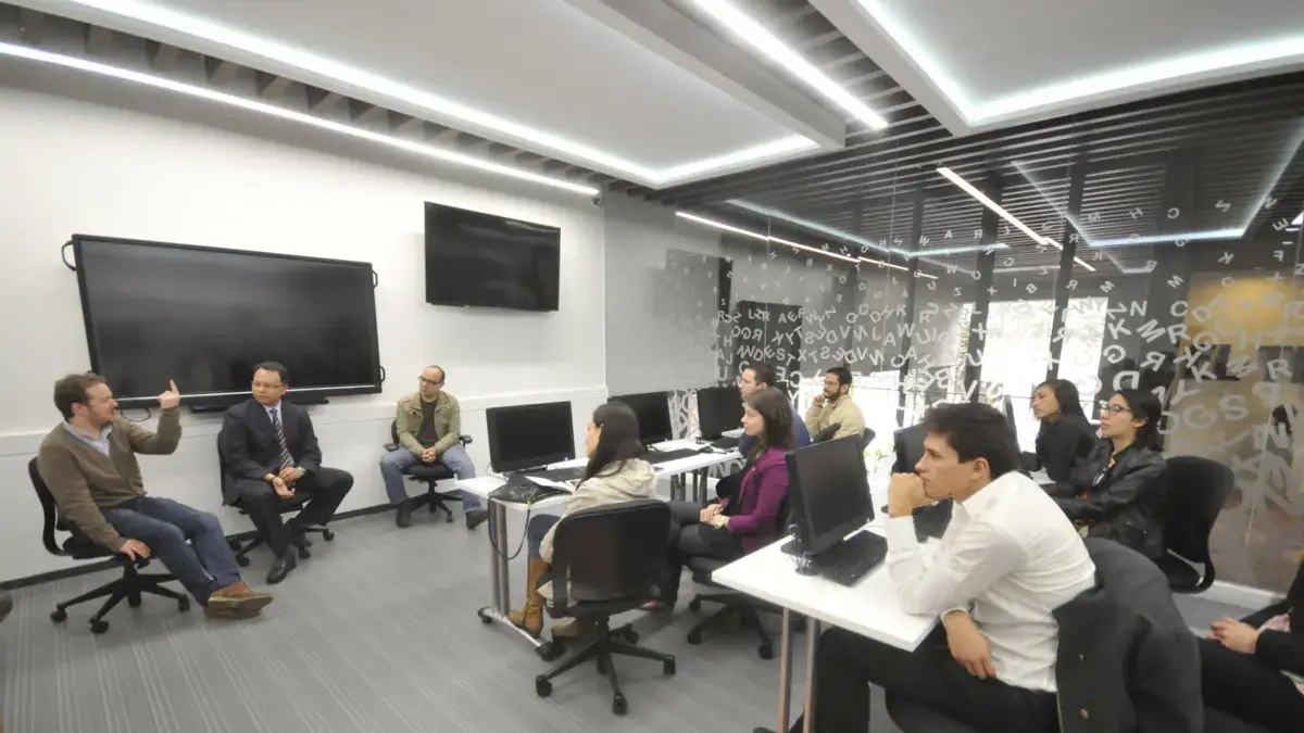 Diploma internacional en el campo de la comunicación y medios digitales para periodistas y relacionados
 – Ojo critico