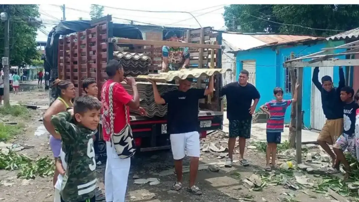 Aire acondicionado debido a fuertes lluvias y vientos de viento: en Montería se despertaron sin techos y calles inundadas
 – Ojo critico
