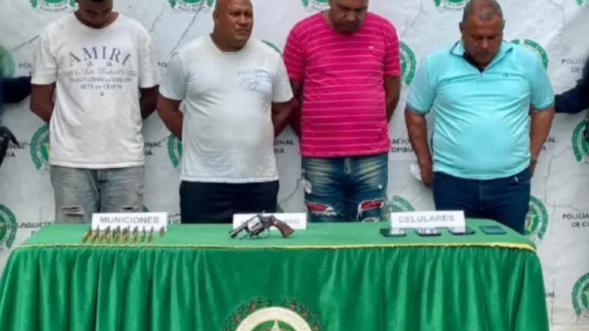 Capturan al agente de CTI, la escolta del fiscal del caso Nicolás Petro para Nexos con el clan del Golfo Persa en Barranquilla: otros 11 fueron arrestados
 – Ojo critico