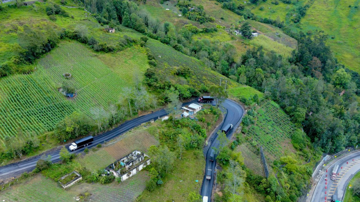 Más 700 mil millones de pesos perdieron la llanura después de 22 días de cierre y restricciones debido al extenso deslizamiento de Km 18 km
 – Ojo critico