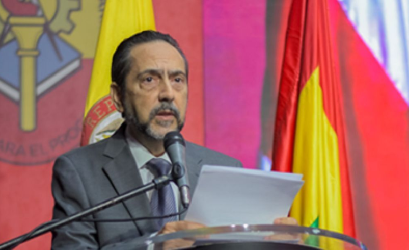 El rector Uniautónoma se defiende contra las quejas de mentiras en su CV y ​​recibe el apoyo del Ministerio de Educación

 – Ojo critico