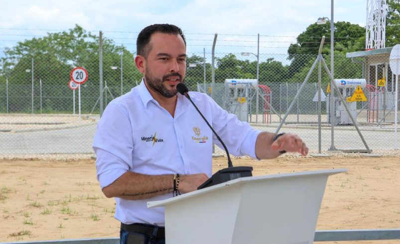 Ministro de Minería y Energía firma decreto sobre contratación de energía de largo plazo

 – Ojo critico