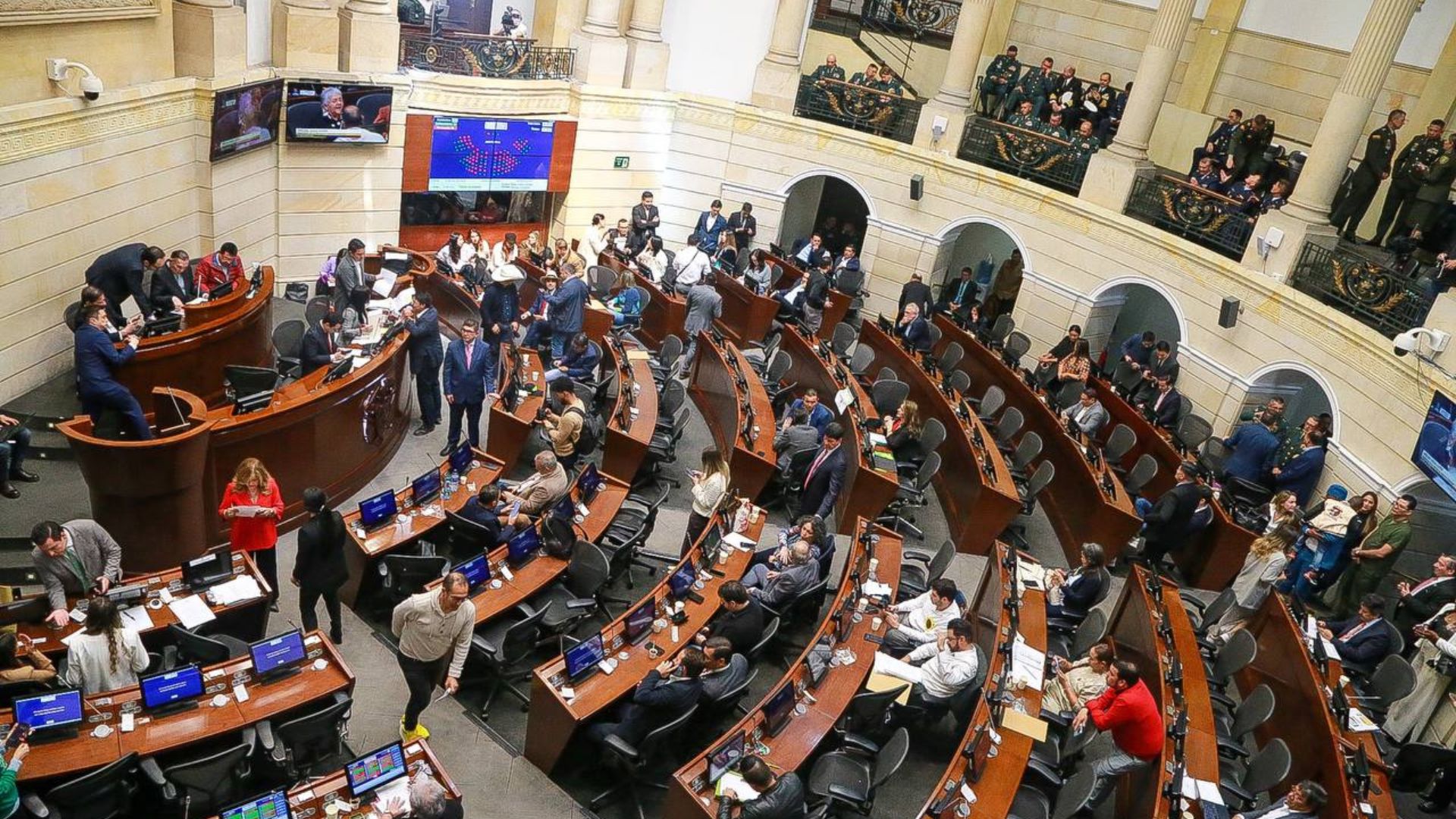 Felicidad esperando en el proyecto del senado al presupuesto desde 2026. Años
 – Ojo critico
